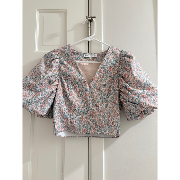 endless rose Tops - Endless Rose Pink Floral Puff Sleeve V-Neck Crop Top